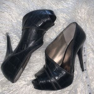 Carlos Santana Black Leather Heels
